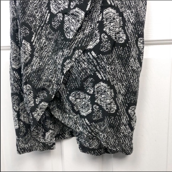 {SOLD} NWT NEW VETIVER Midi Black Pattern Dress V Neck 4 - Picture 3 of 12